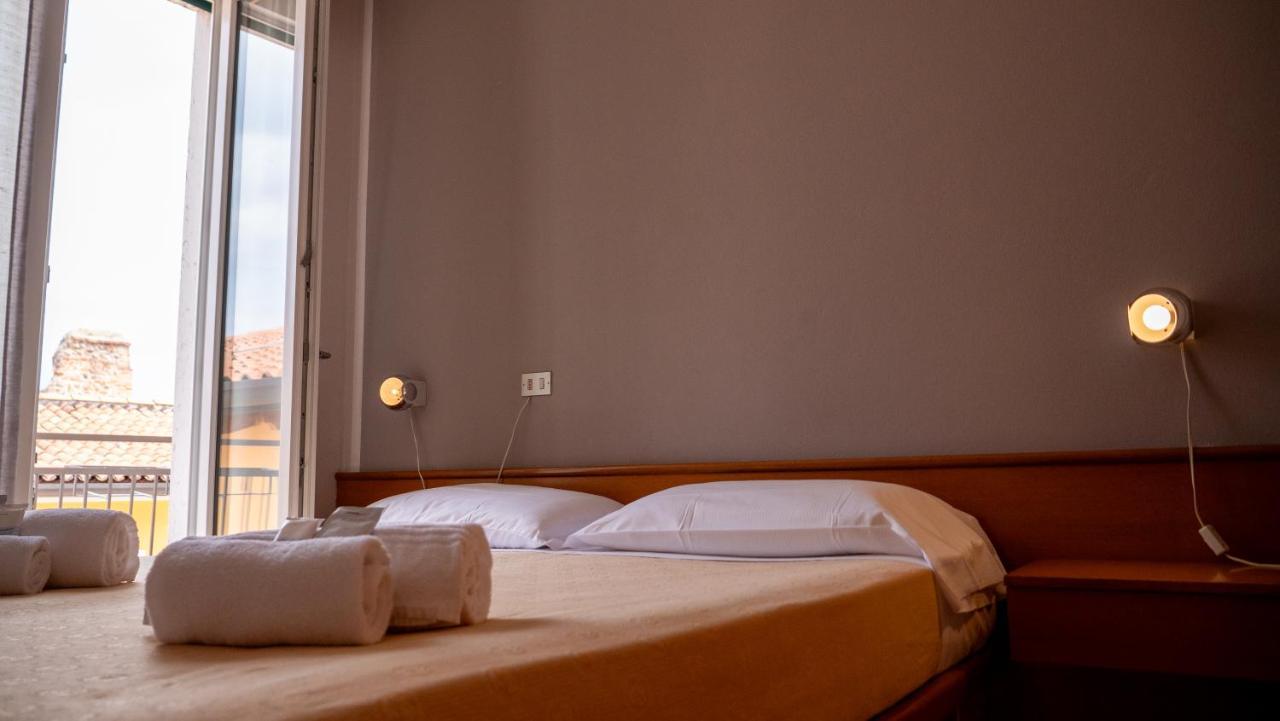 Albergo Tecla Lazise Exterior photo