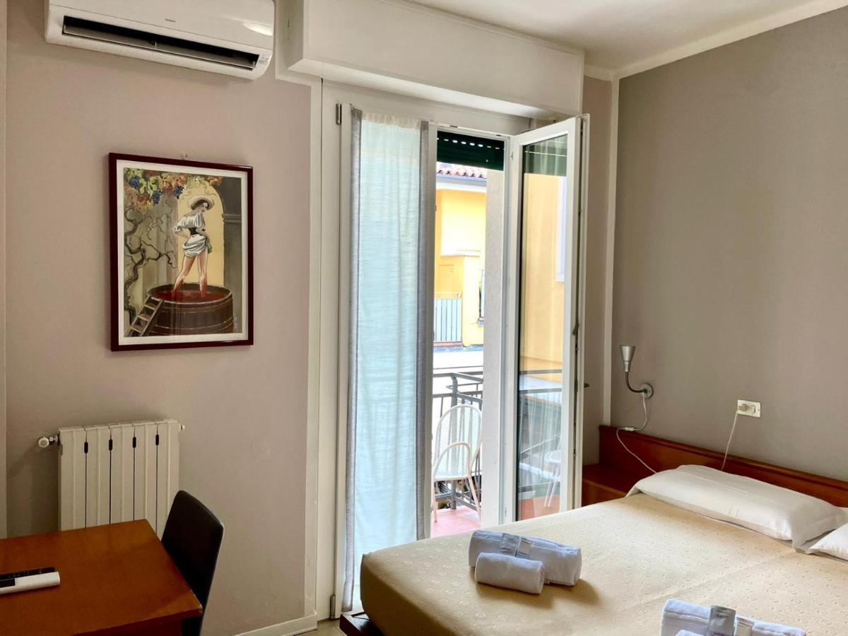 Albergo Tecla Lazise Exterior photo