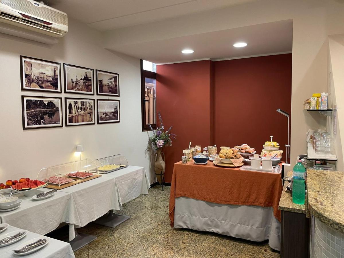 Albergo Tecla Lazise Exterior photo